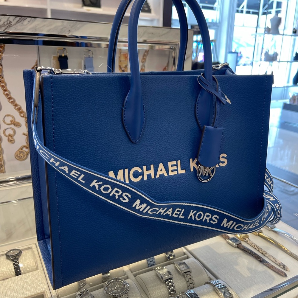 MICHAEL KORS Mirella Medium EW Pebbled Leather Tote Bag
Galaxy Blue
NWT - Picture 10 of 16